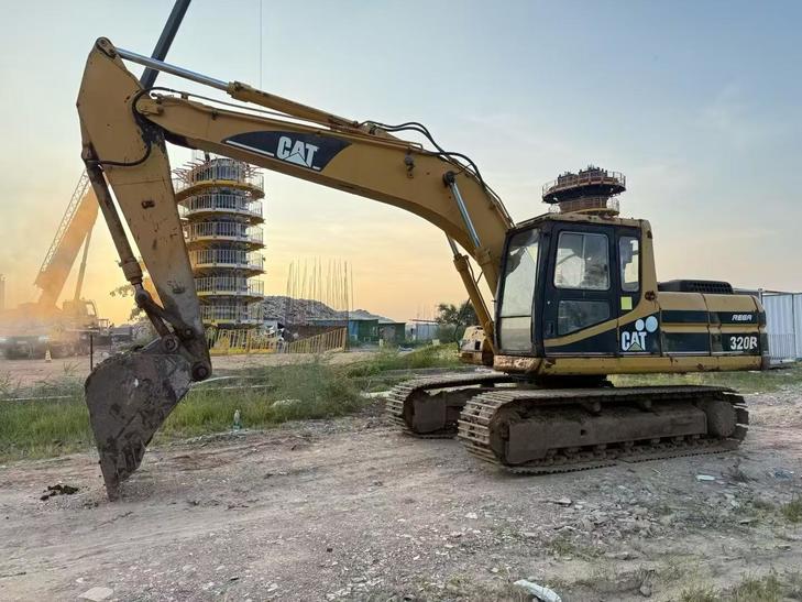 Buy Caterpillar 320B Used Excavator / 1