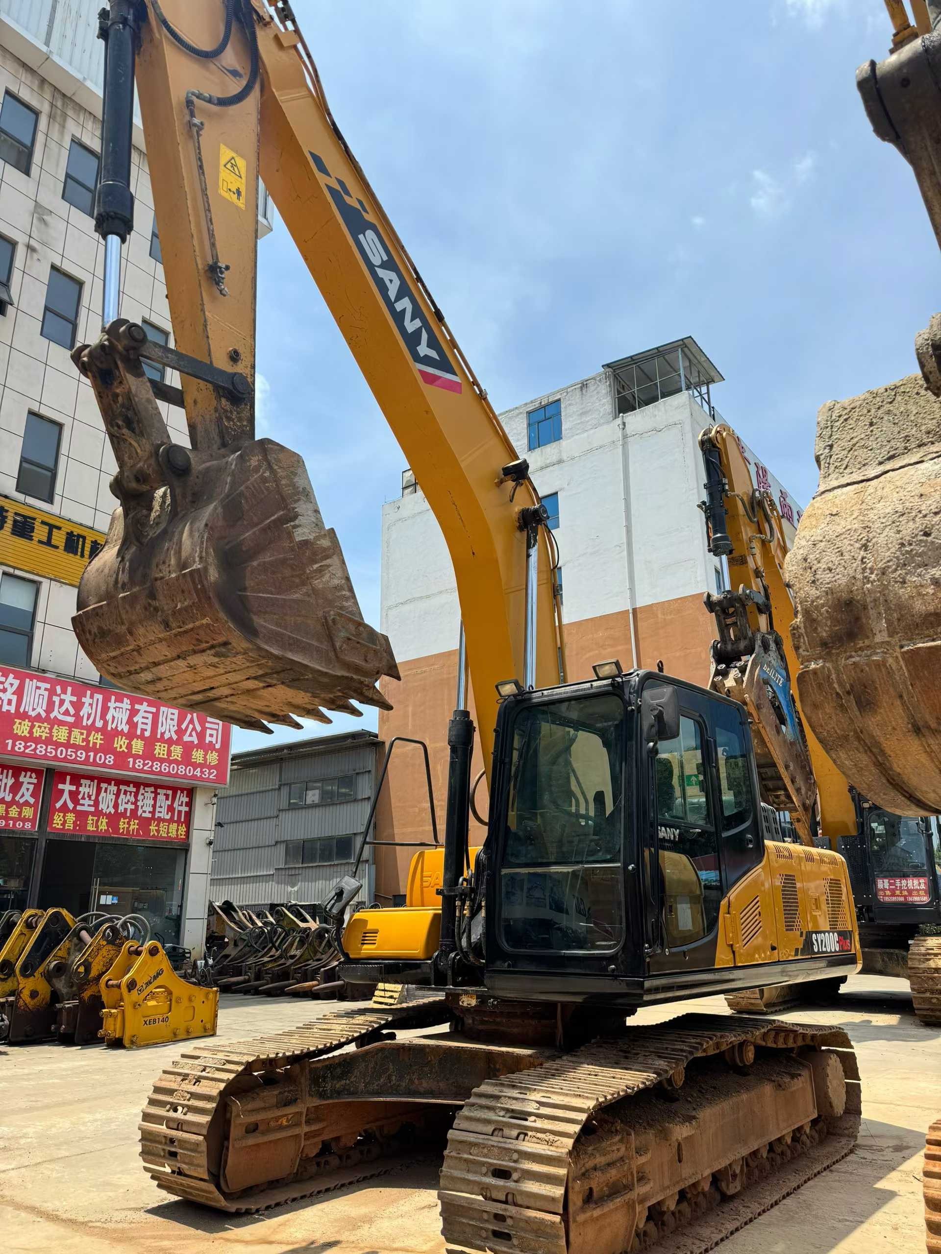 Buy Sany SY200C Used Excavator / 1