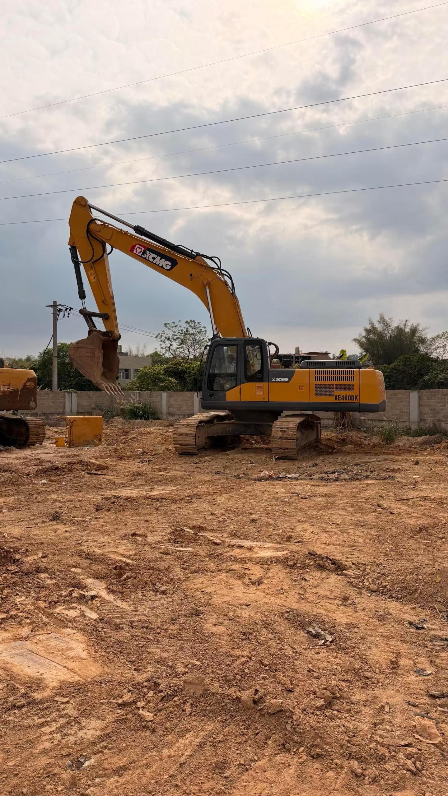Buy XCMG XE370 Used Excavator / 2 Buy XCMG XE370 Used Excavator / 2
