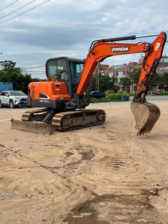 Buy Doosan DX60 Used Excavator / 1