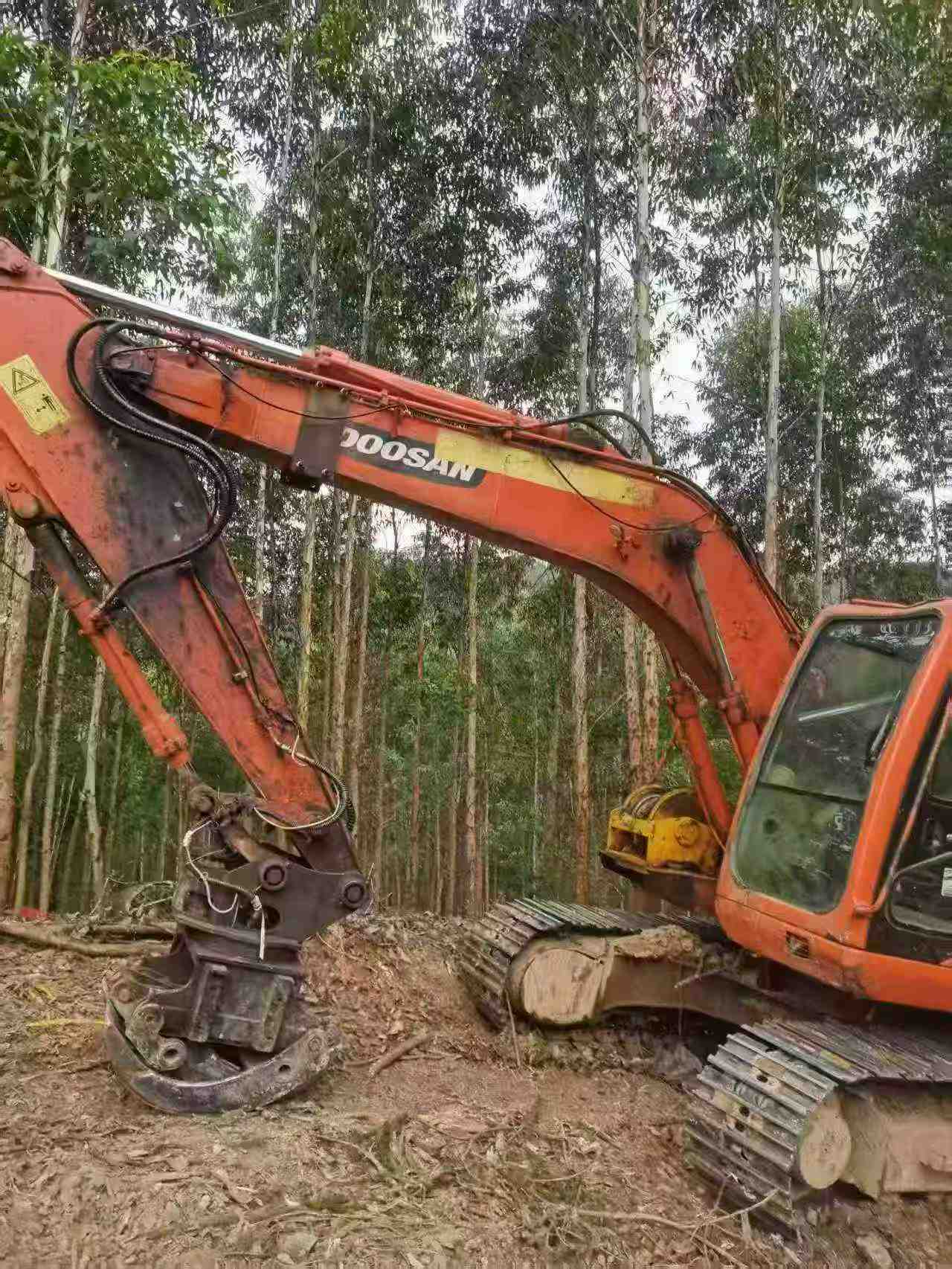 Buy Doosan DH150 Used Excavator / 1