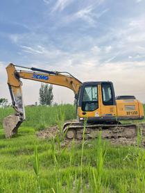 Buy XCMG XE135B Used Excavator / 4 Buy XCMG XE135B Used Excavator / 4
