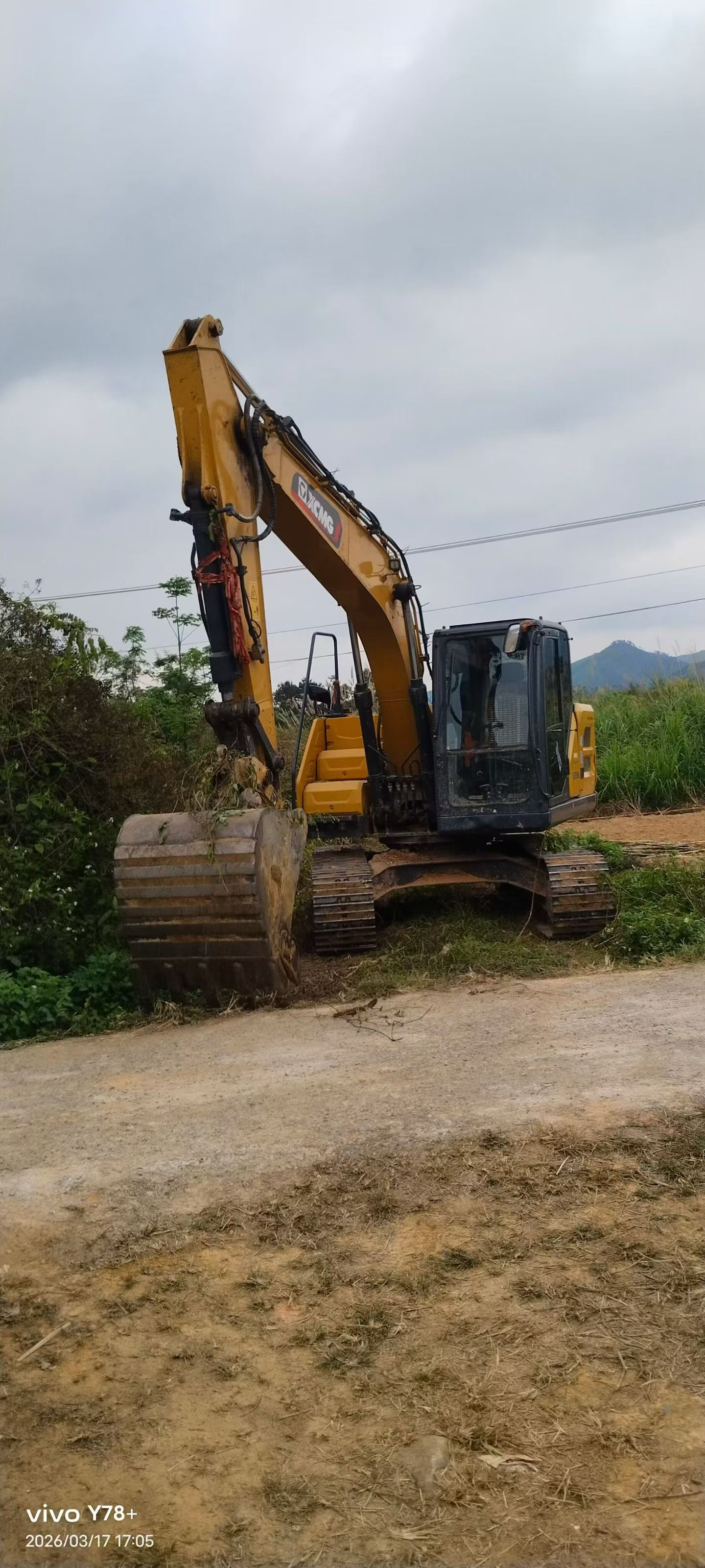 Buy XCMG XE135B Used Excavator / 2 Buy XCMG XE135B Used Excavator / 2