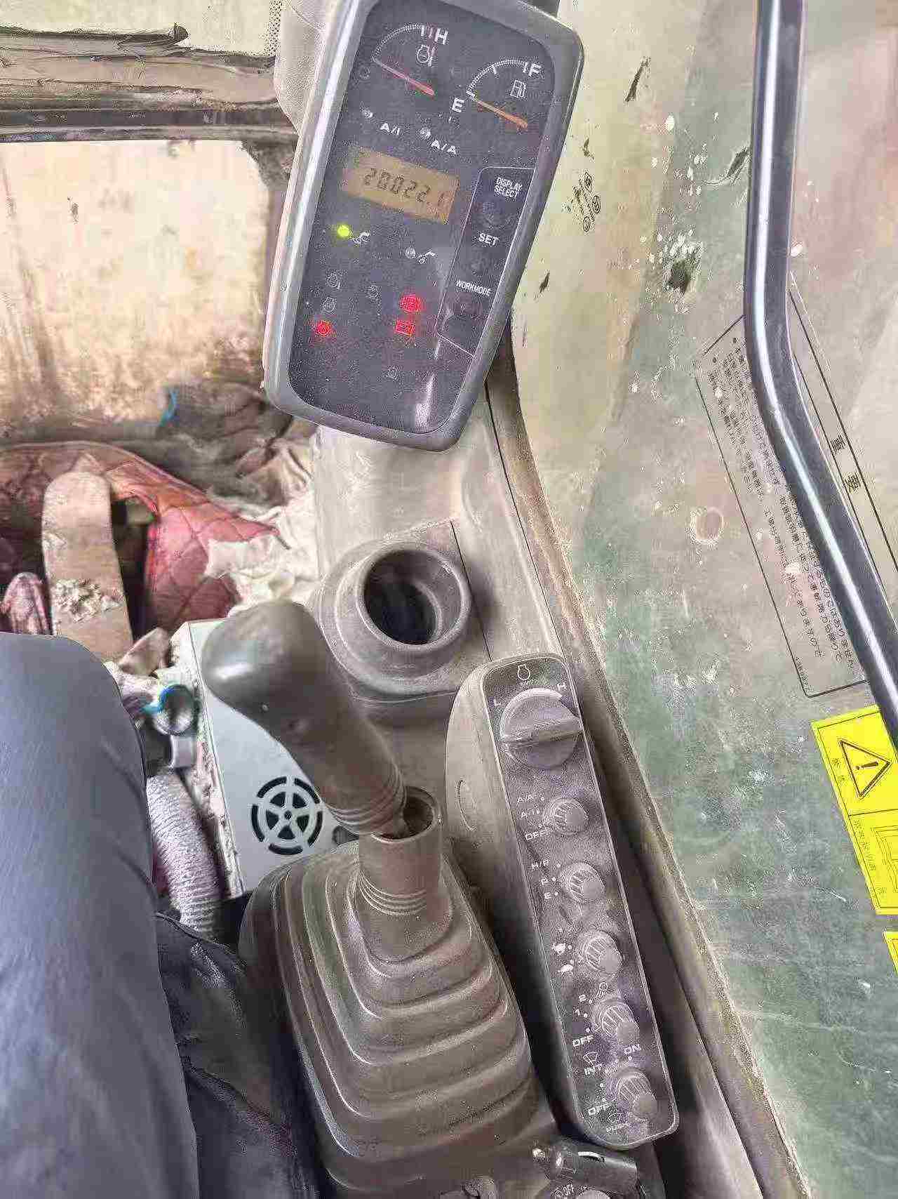 Buy Hitachi EX225-6 Used Excavator / 5 Buy Hitachi EX225-6 Used Excavator / 5
