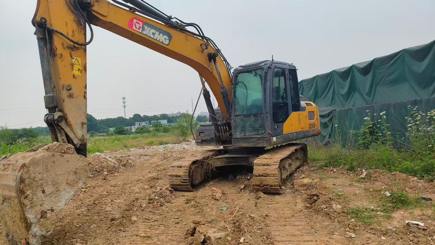 Buy XCMG XE135B Used Excavator / 1