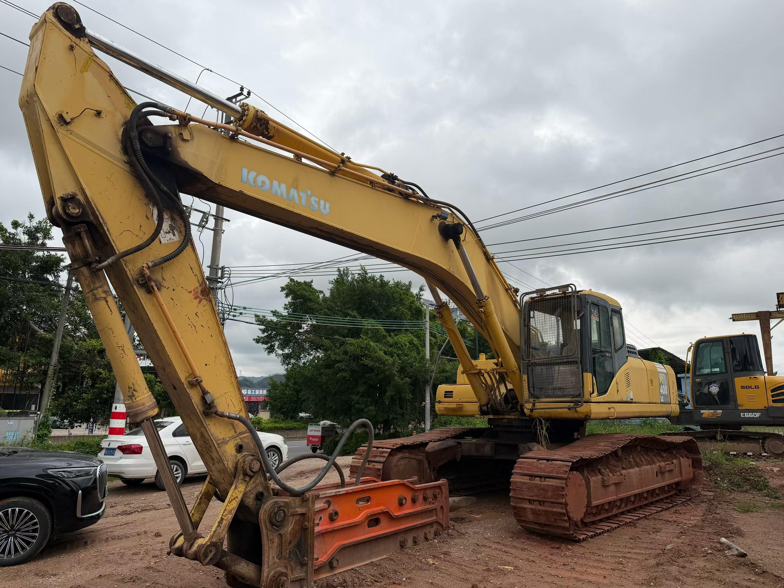 Buy Komatsu PC400LC-7 Used Excavator / 1
