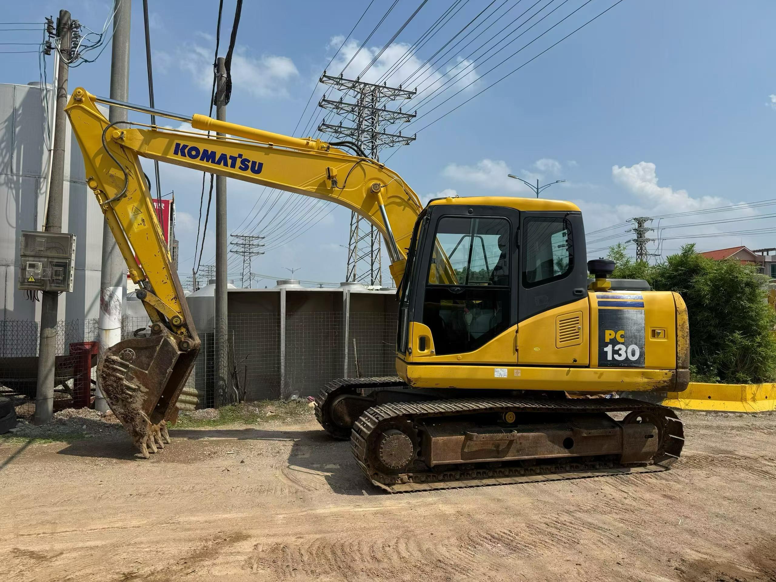 Buy Komatsu PC130-7 Used Excavator / 1