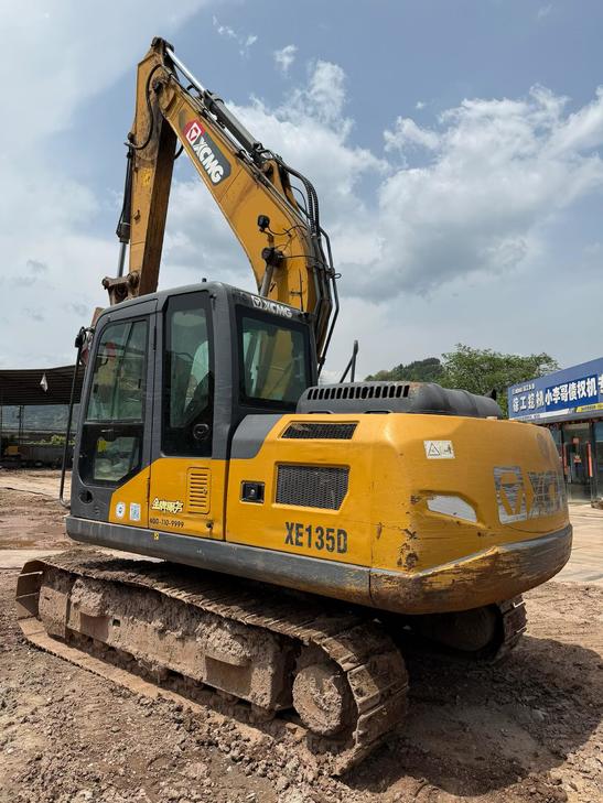 Buy XCMG XE135D Used Excavator / 1