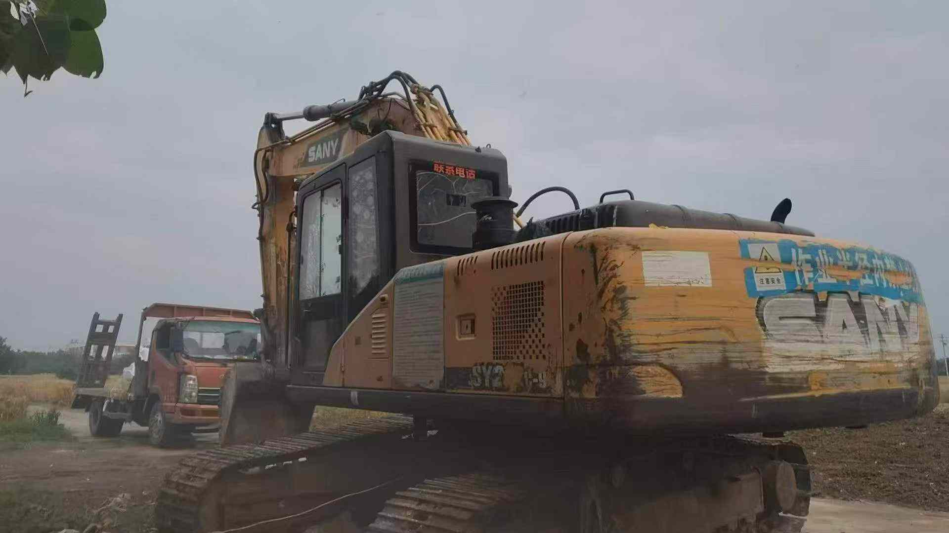 Buy Sany SY215C Used Excavator / 3 Buy Sany SY215C Used Excavator / 3