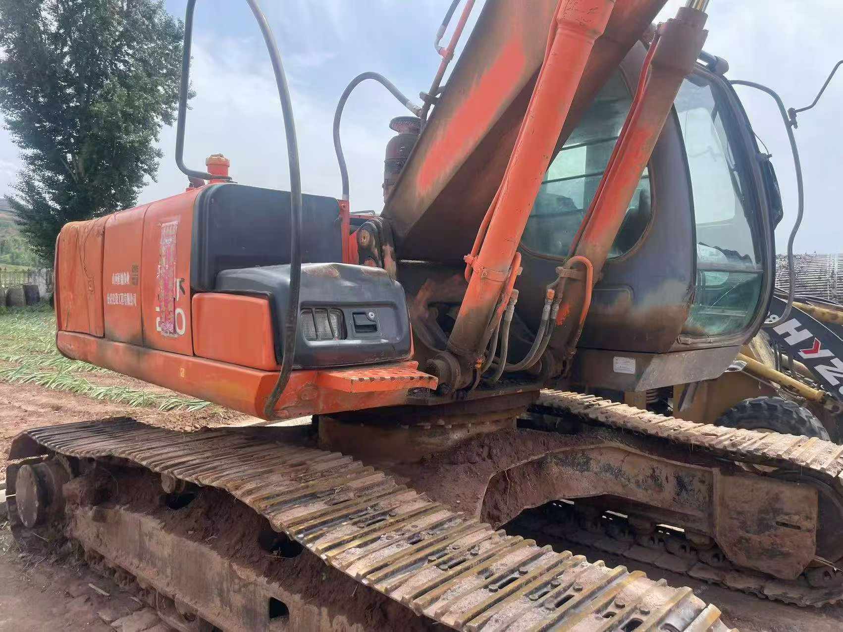 Buy Hitachi ZX230 Used Excavator / 1