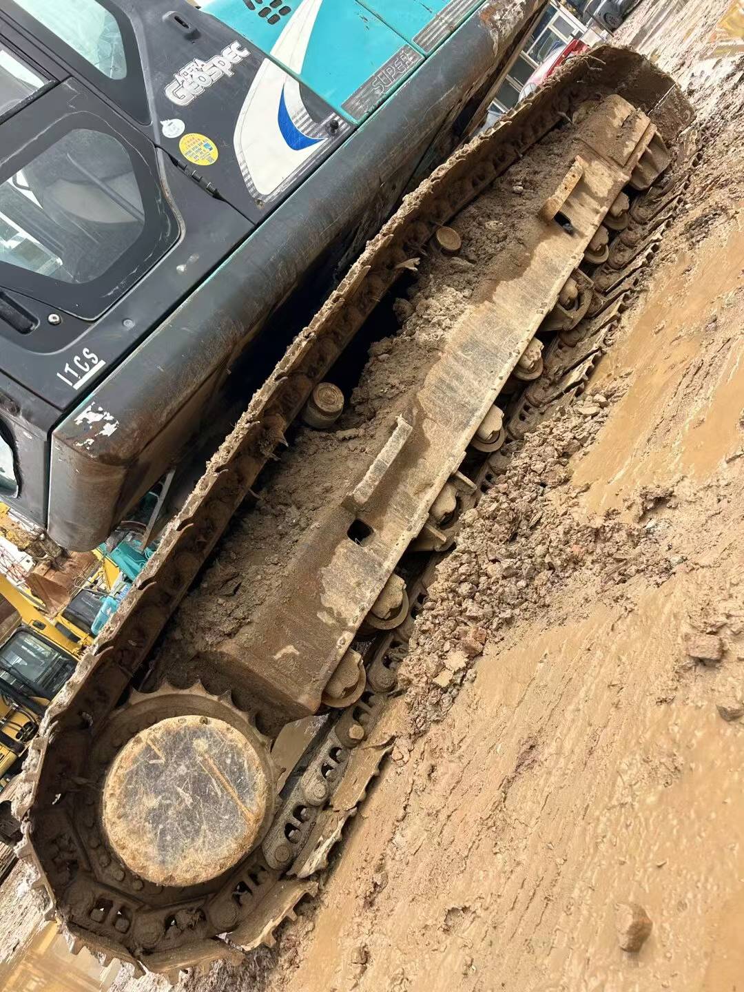 Buy Kobelco SK210-6 Used Excavator / 5 Buy Kobelco SK210-6 Used Excavator / 5