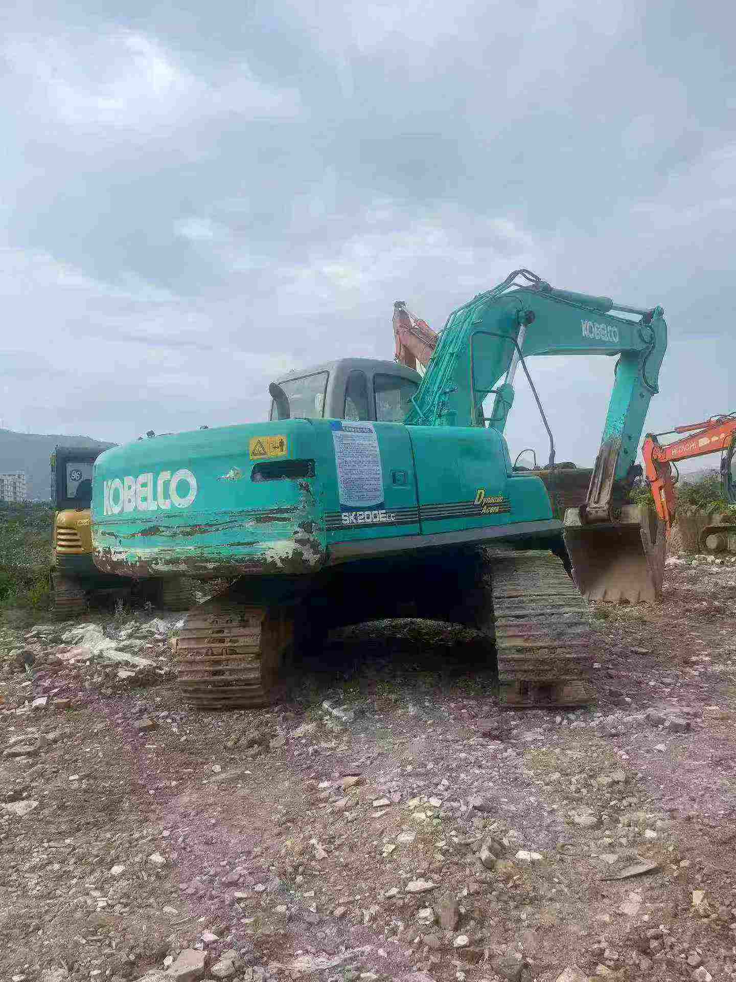 Buy Kobelco SK200 Used Excavator / 4 Buy Kobelco SK200 Used Excavator / 4