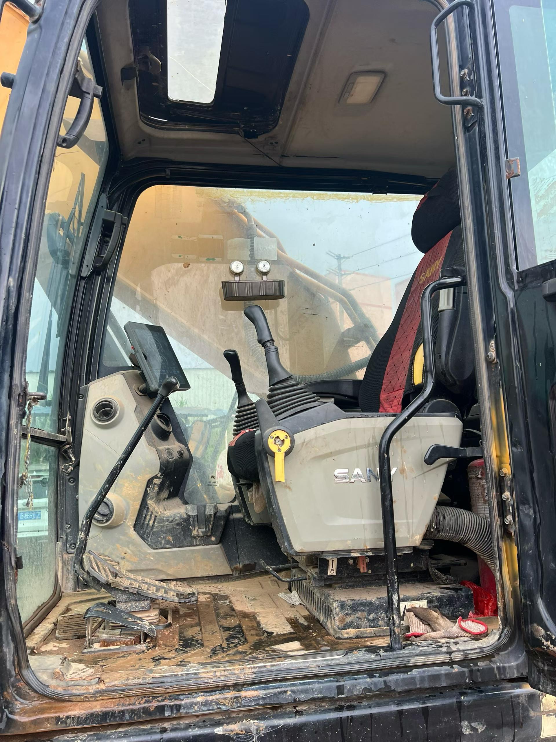 Buy Sany SY205C Used Excavator / 6 Buy Sany SY205C Used Excavator / 6