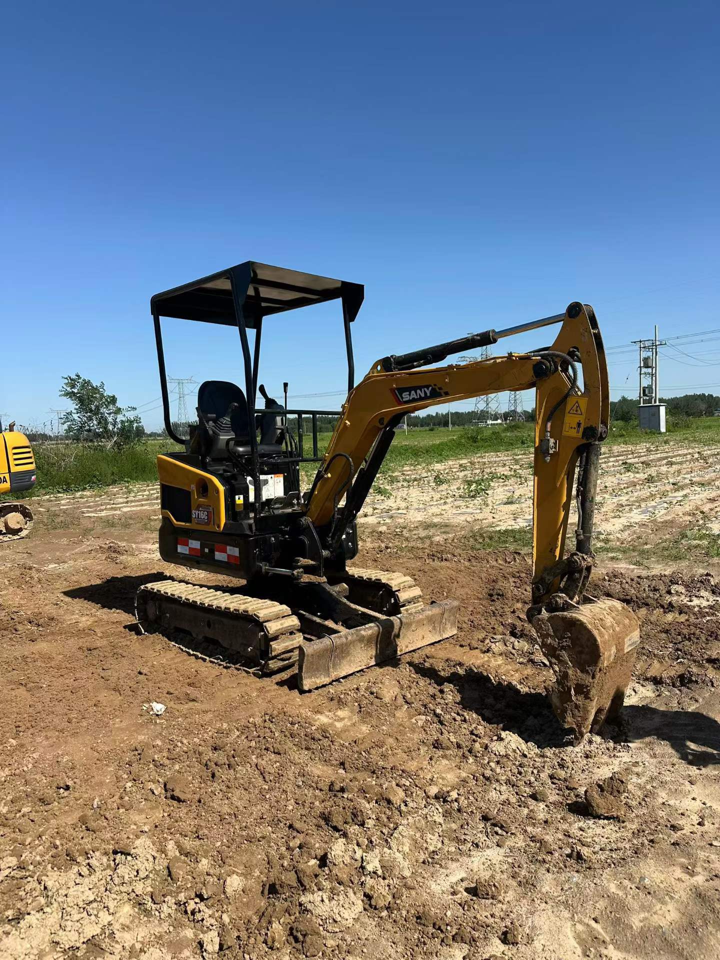 Buy Sany SY16C Used Excavator / 9
