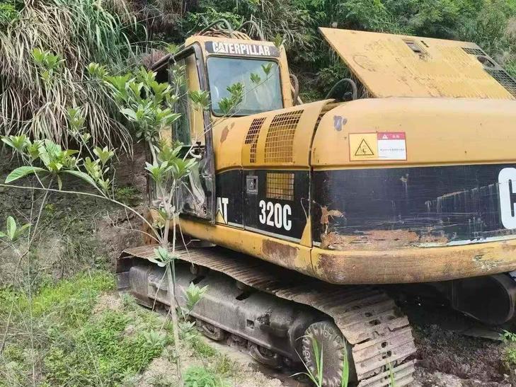 Buy Caterpillar 320C Used Excavator / 1
