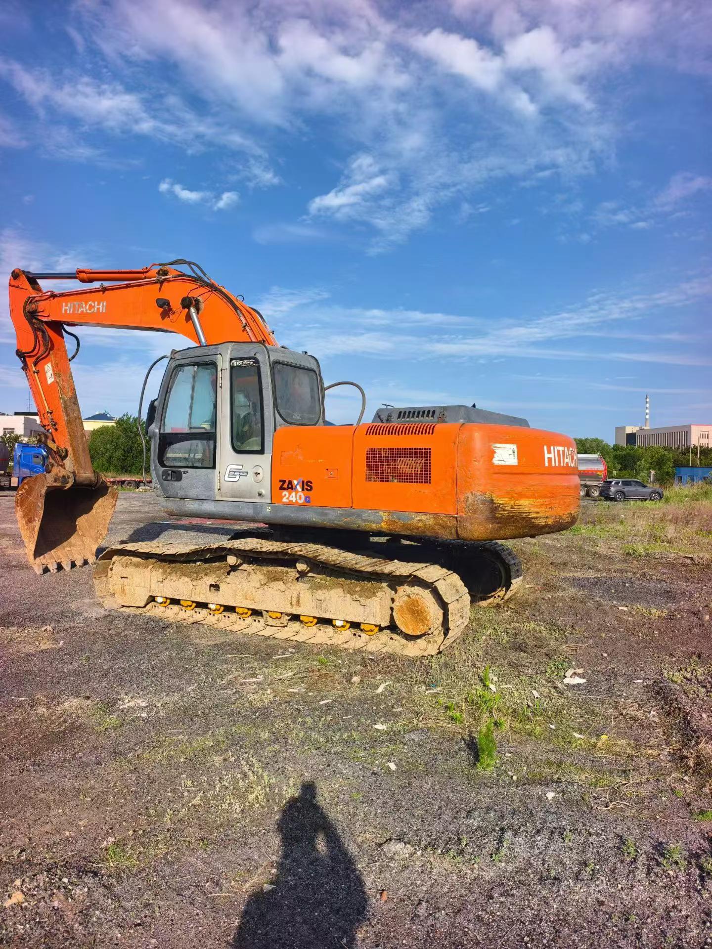 Buy Hitachi ZX240 Used Excavator / 1