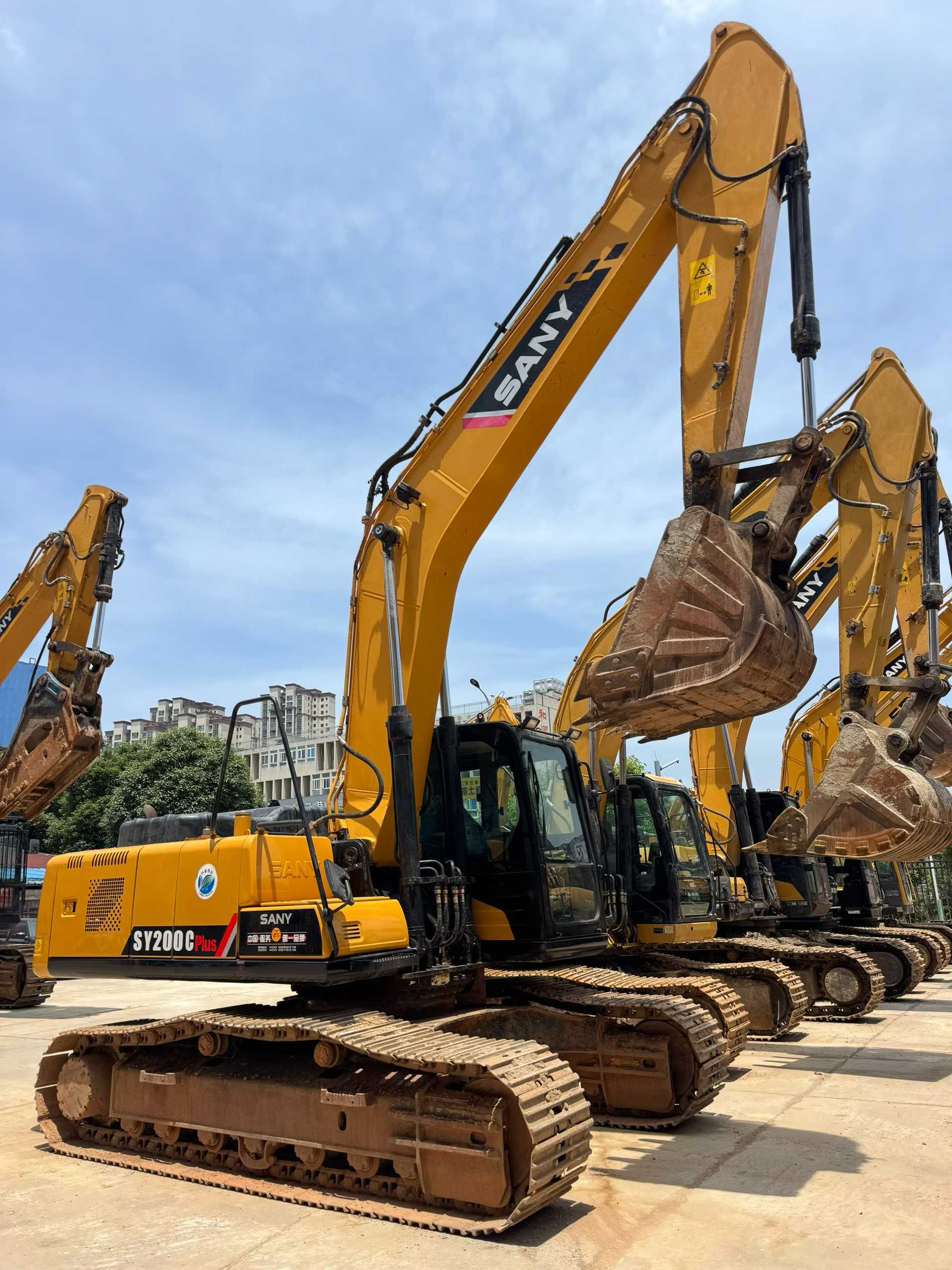 Buy Sany SY200C Used Excavator / 3 Buy Sany SY200C Used Excavator / 3