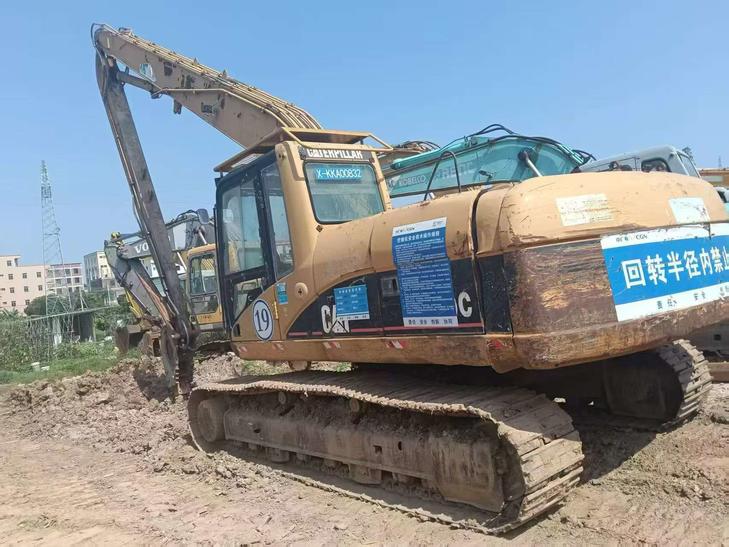 Buy Caterpillar 320C Used Excavator / 1