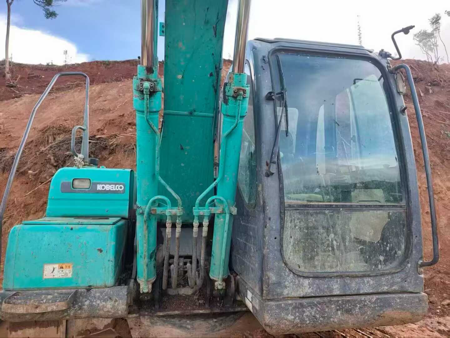Buy Kobelco SK130 Used Excavator / 2 Buy Kobelco SK130 Used Excavator / 2