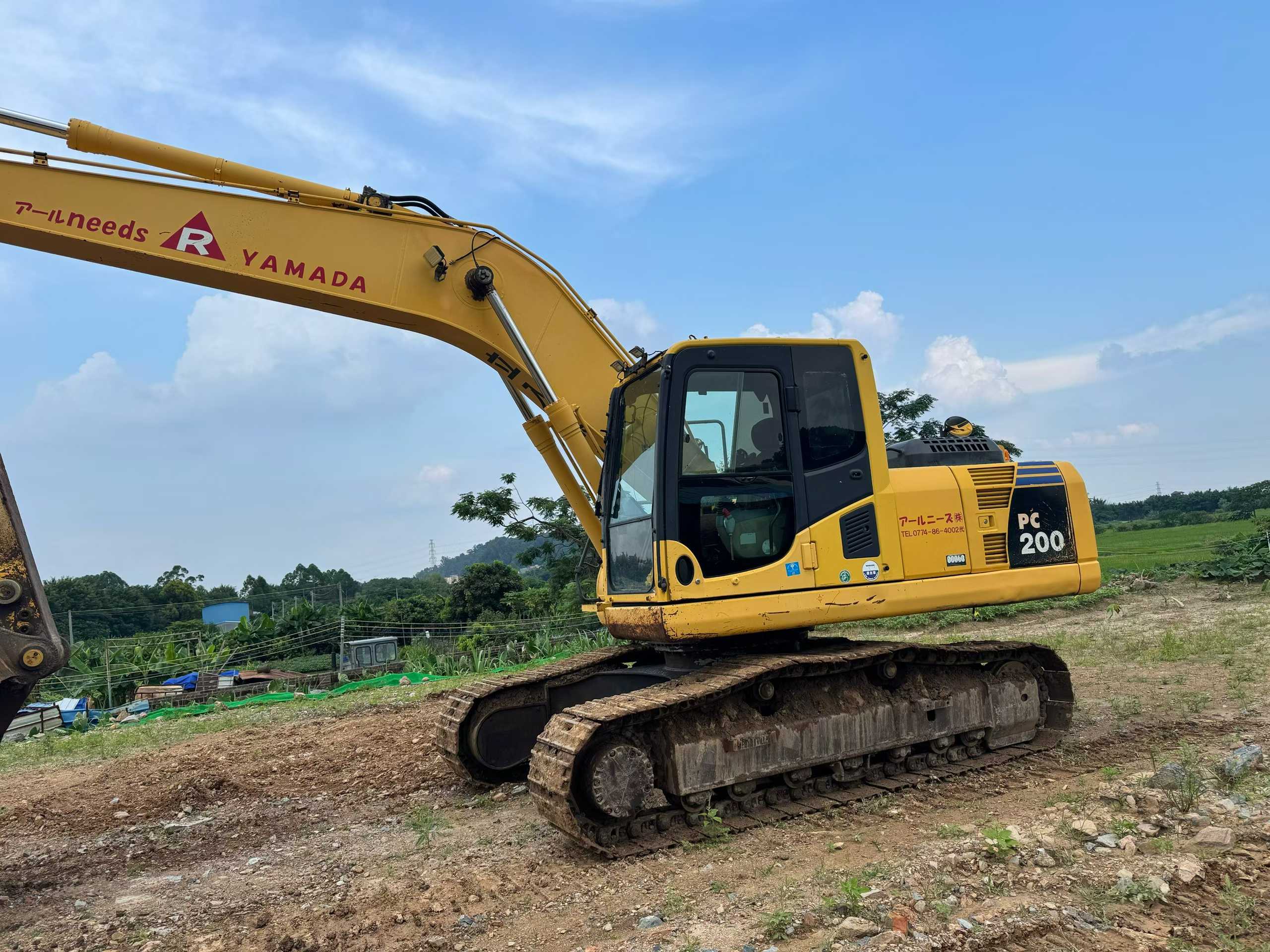 Buy Komatsu PC200-8N1 Used Excavator / 2 Buy Komatsu PC200-8N1 Used Excavator / 2