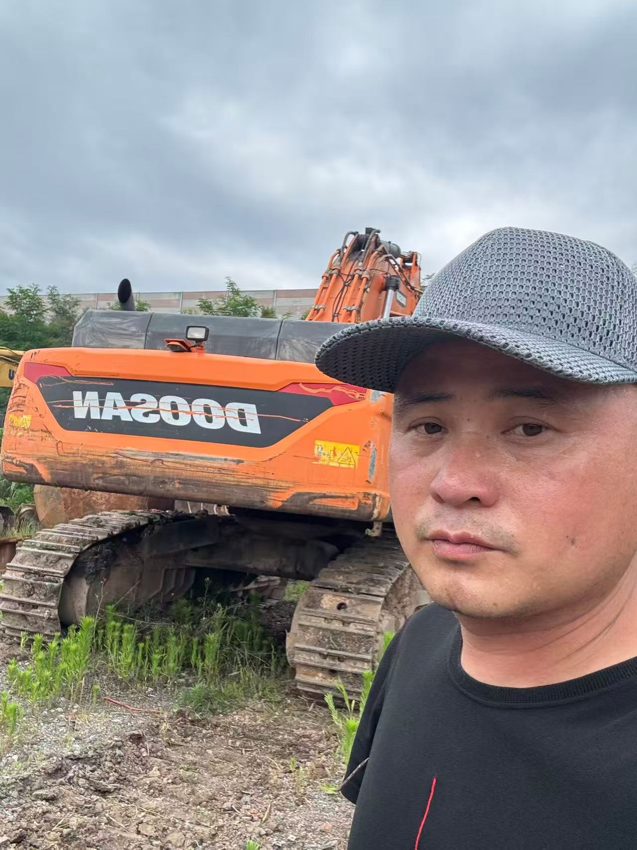 Buy Doosan DX520LC Used Excavator / 1