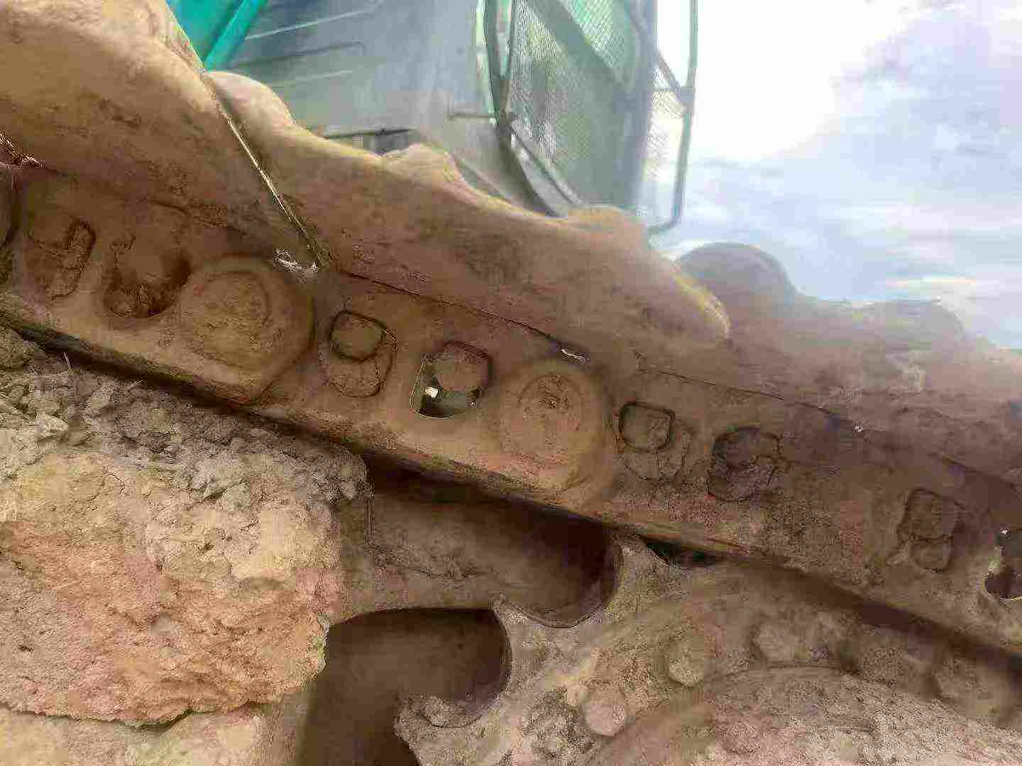 Buy Kobelco SK200 Used Excavator / 9 Buy Kobelco SK200 Used Excavator / 9