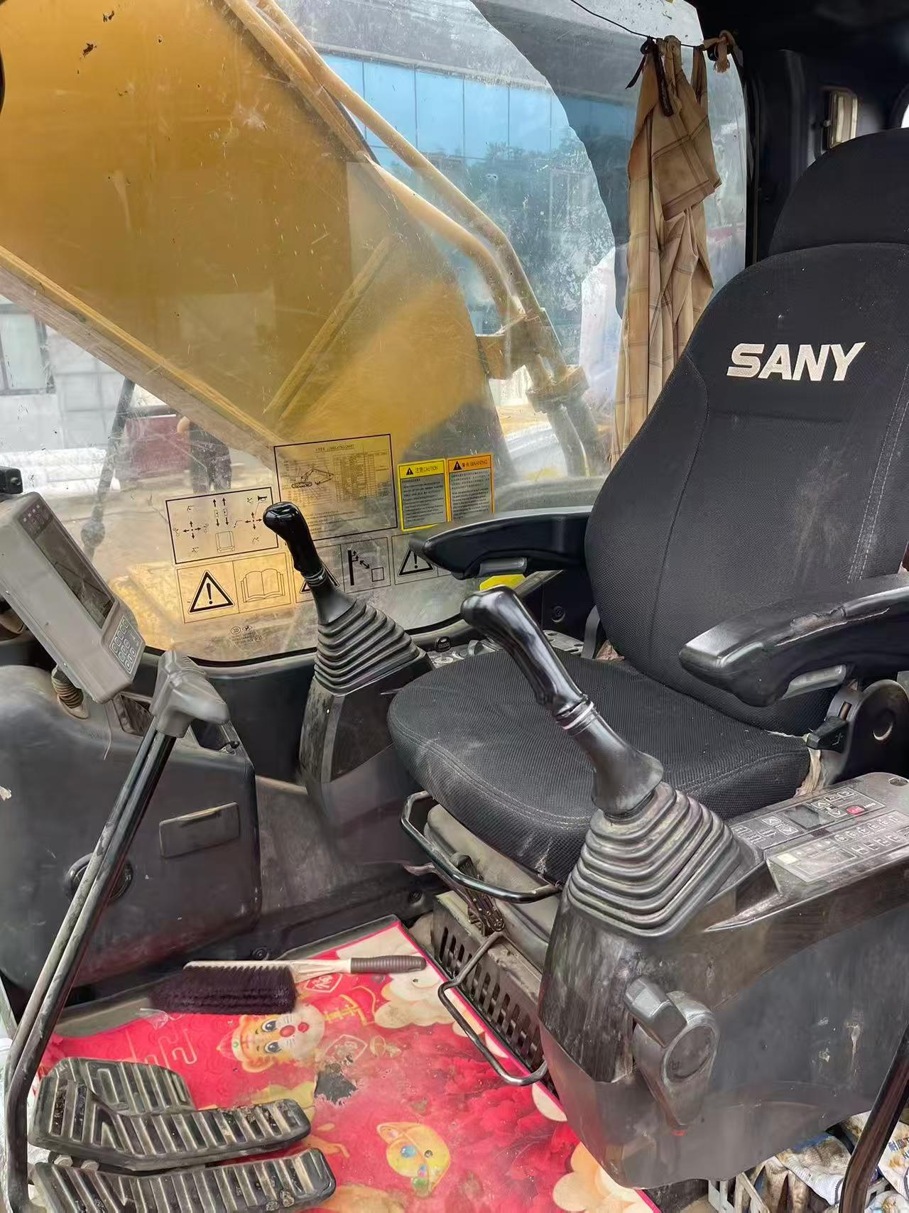 Buy Sany SY215C-8 Used Excavator / 6 Buy Sany SY215C-8 Used Excavator / 6