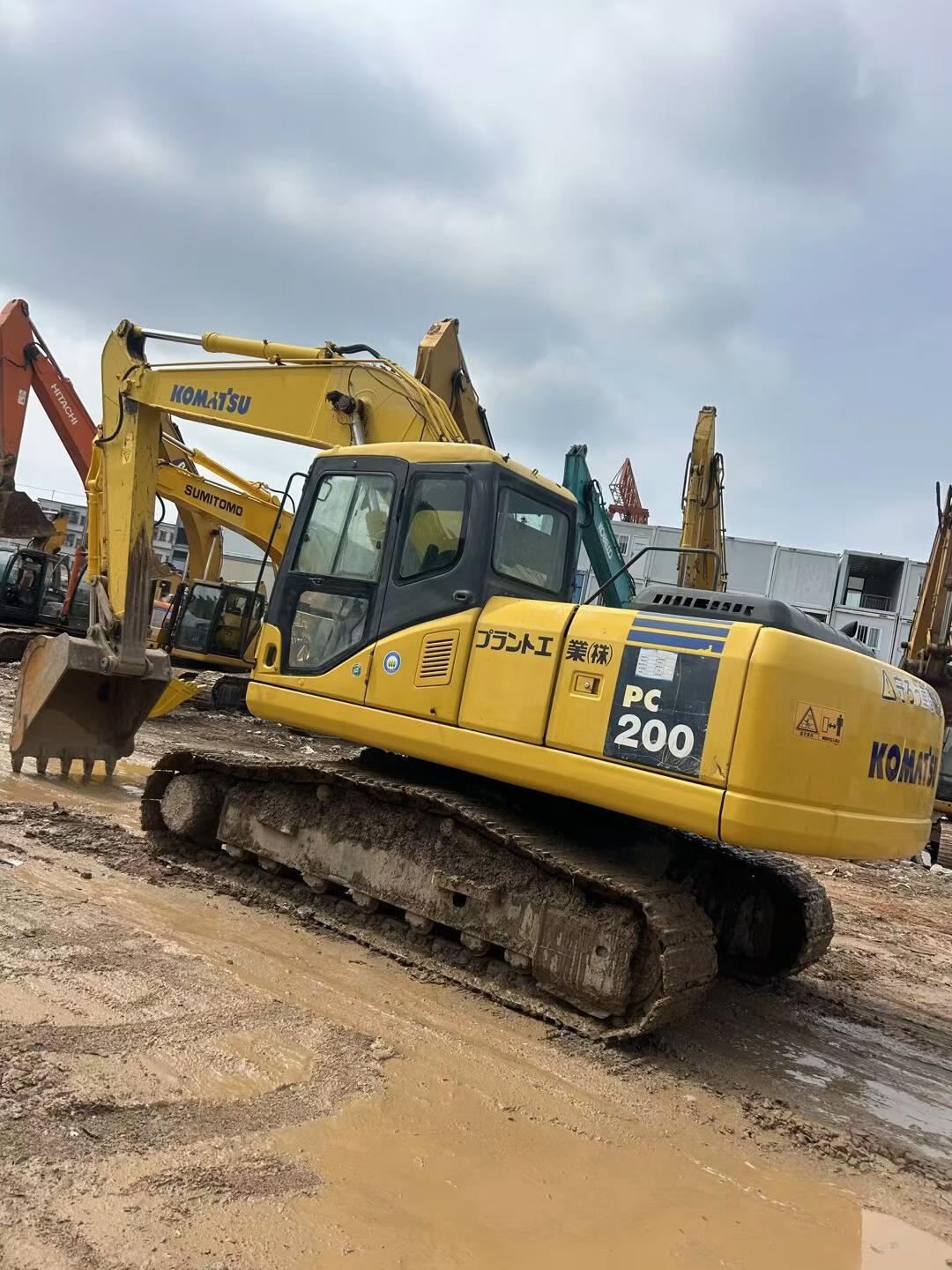 Buy Komatsu PC200-7 Used Excavator / 3 Buy Komatsu PC200-7 Used Excavator / 3