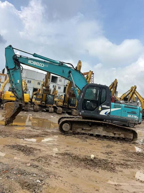 Buy Kobelco SK210-6 Used Excavator / 1