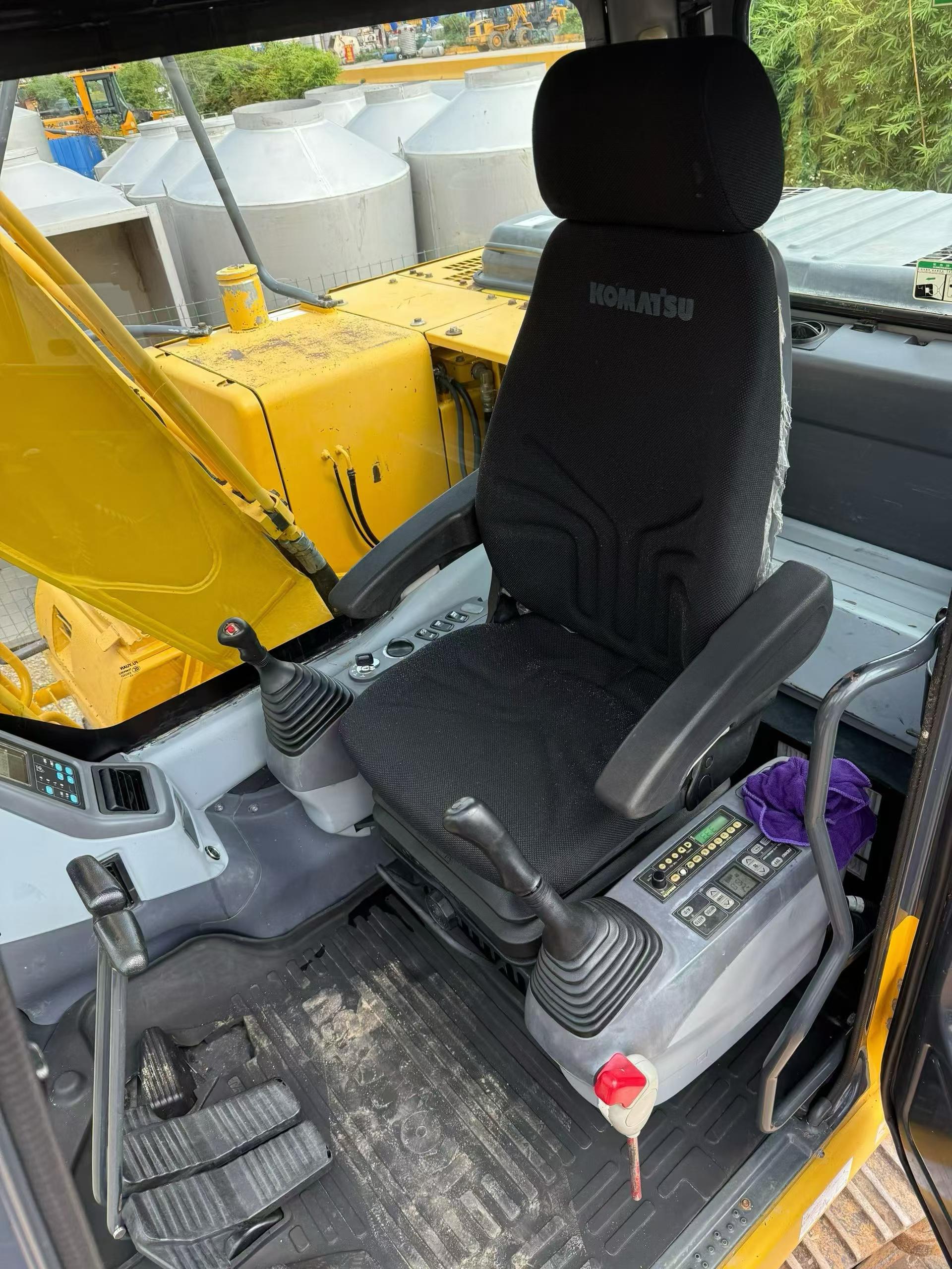 Buy Komatsu PC130-7 Used Excavator / 8 Buy Komatsu PC130-7 Used Excavator / 8