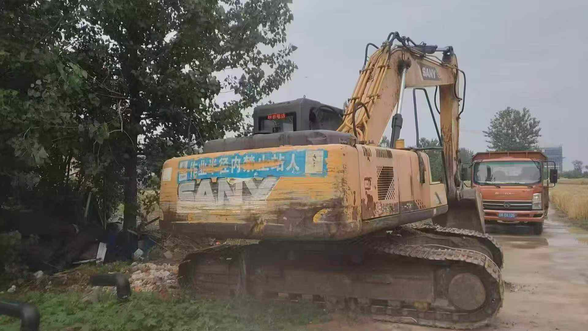 Buy Sany SY215C Used Excavator / 2 Buy Sany SY215C Used Excavator / 2