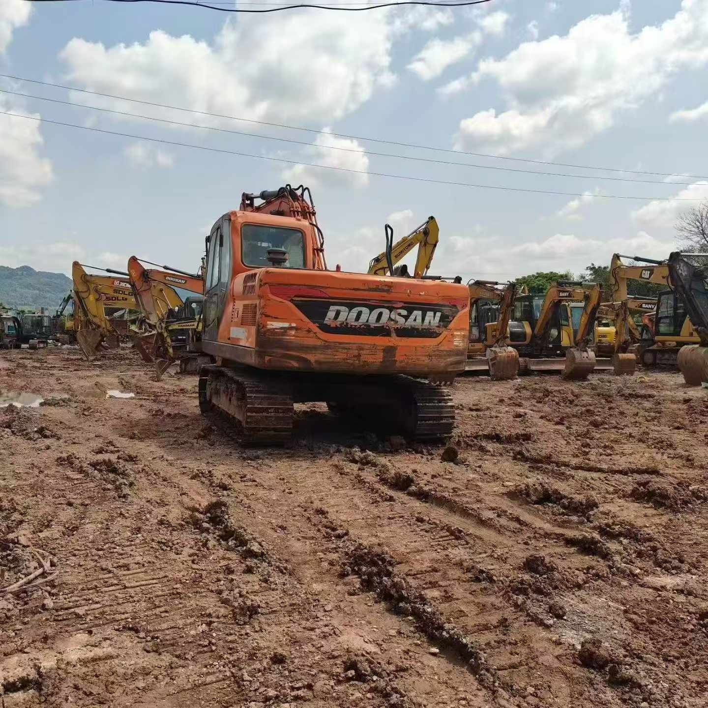Buy Doosan DX120-9C Used Excavator / 3 Buy Doosan DX120-9C Used Excavator / 3