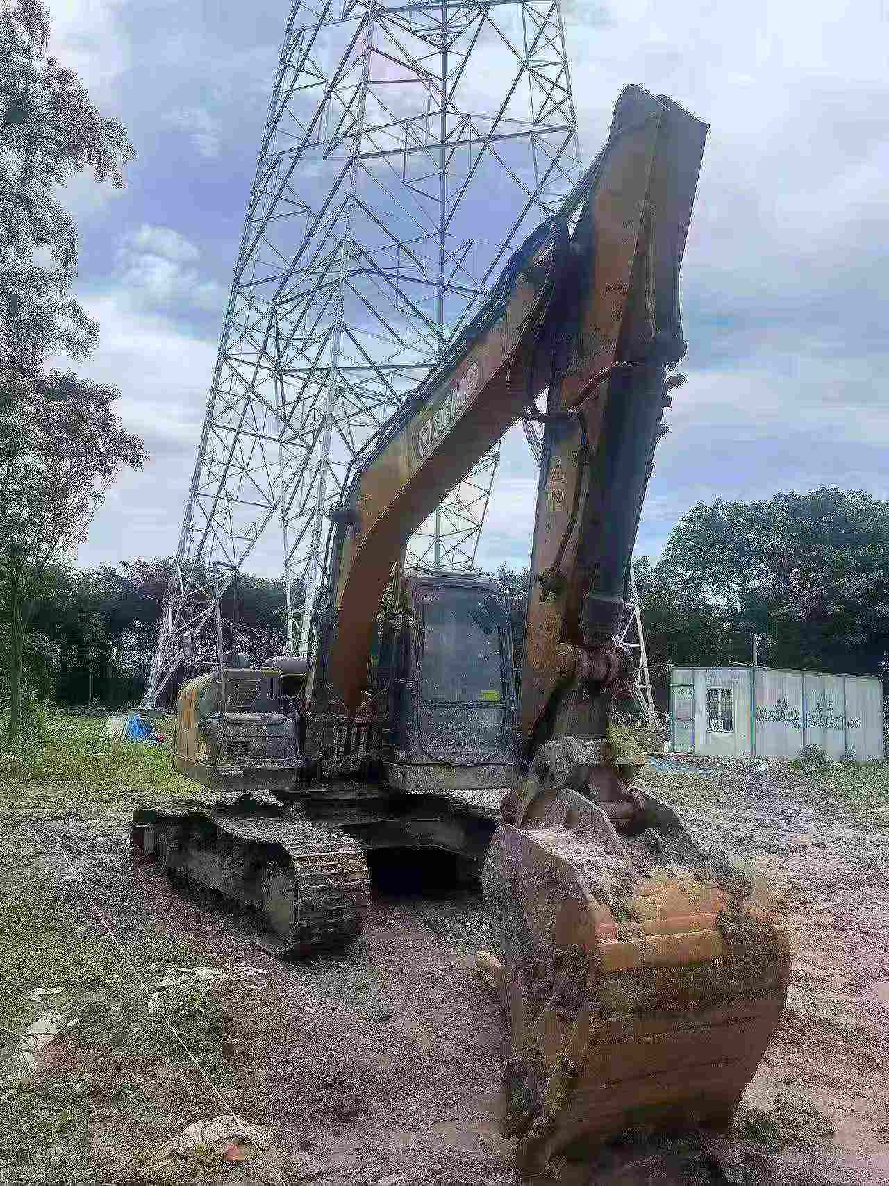 Buy XCMG XE135B Used Excavator / 7 Buy XCMG XE135B Used Excavator / 7