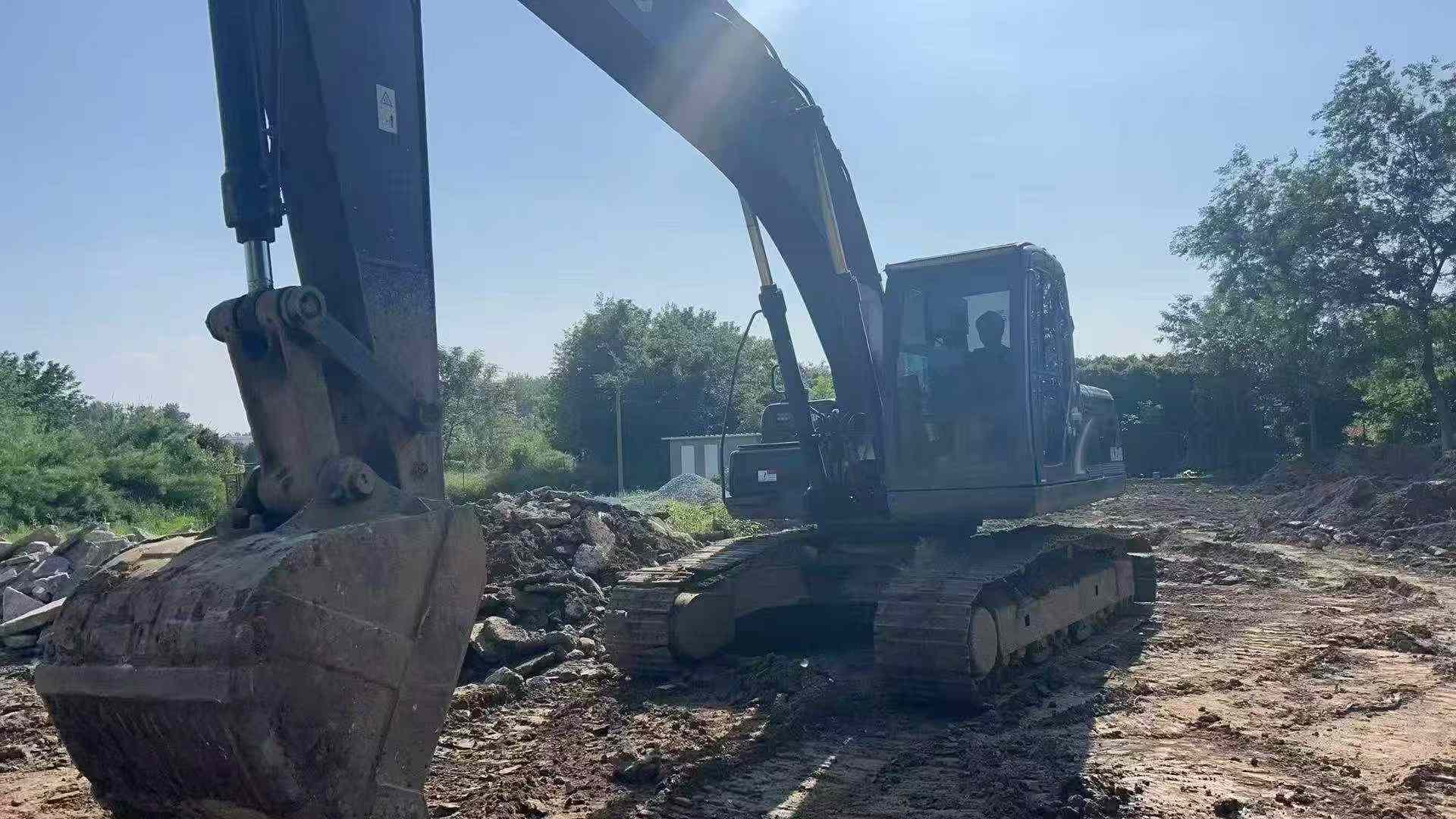 Buy Kobelco SK200 Used Excavator / 4 Buy Kobelco SK200 Used Excavator / 4