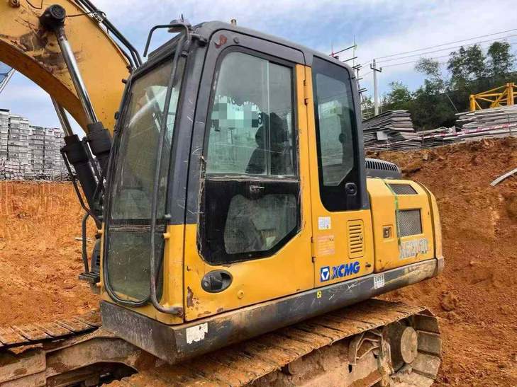 Buy XCMG XE150 Used Excavator / 1