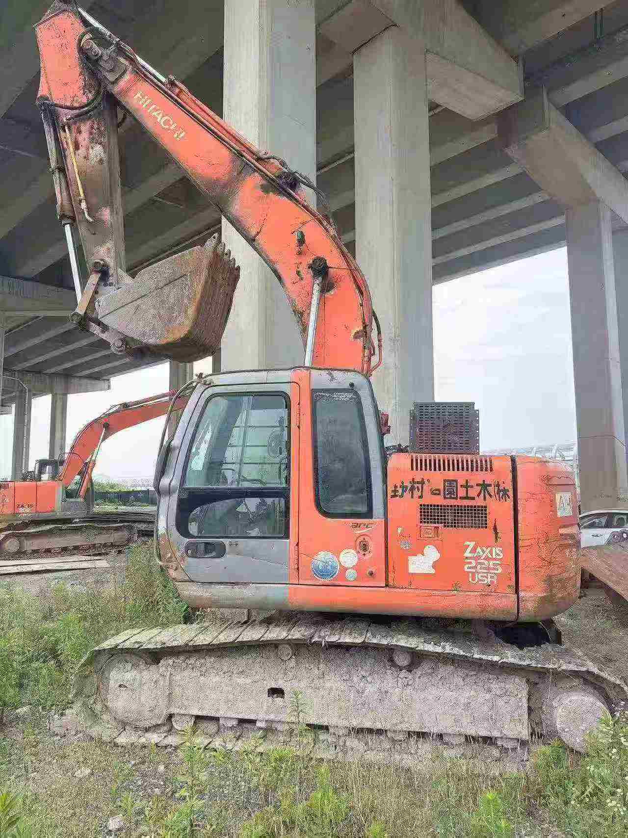 Buy Hitachi EX225-6 Used Excavator / 8 Buy Hitachi EX225-6 Used Excavator / 8