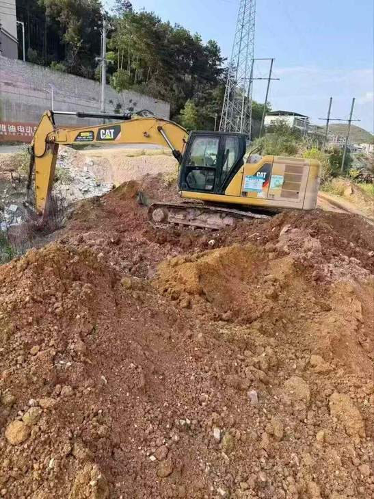 Buy Caterpillar 320A Used Excavator / 1
