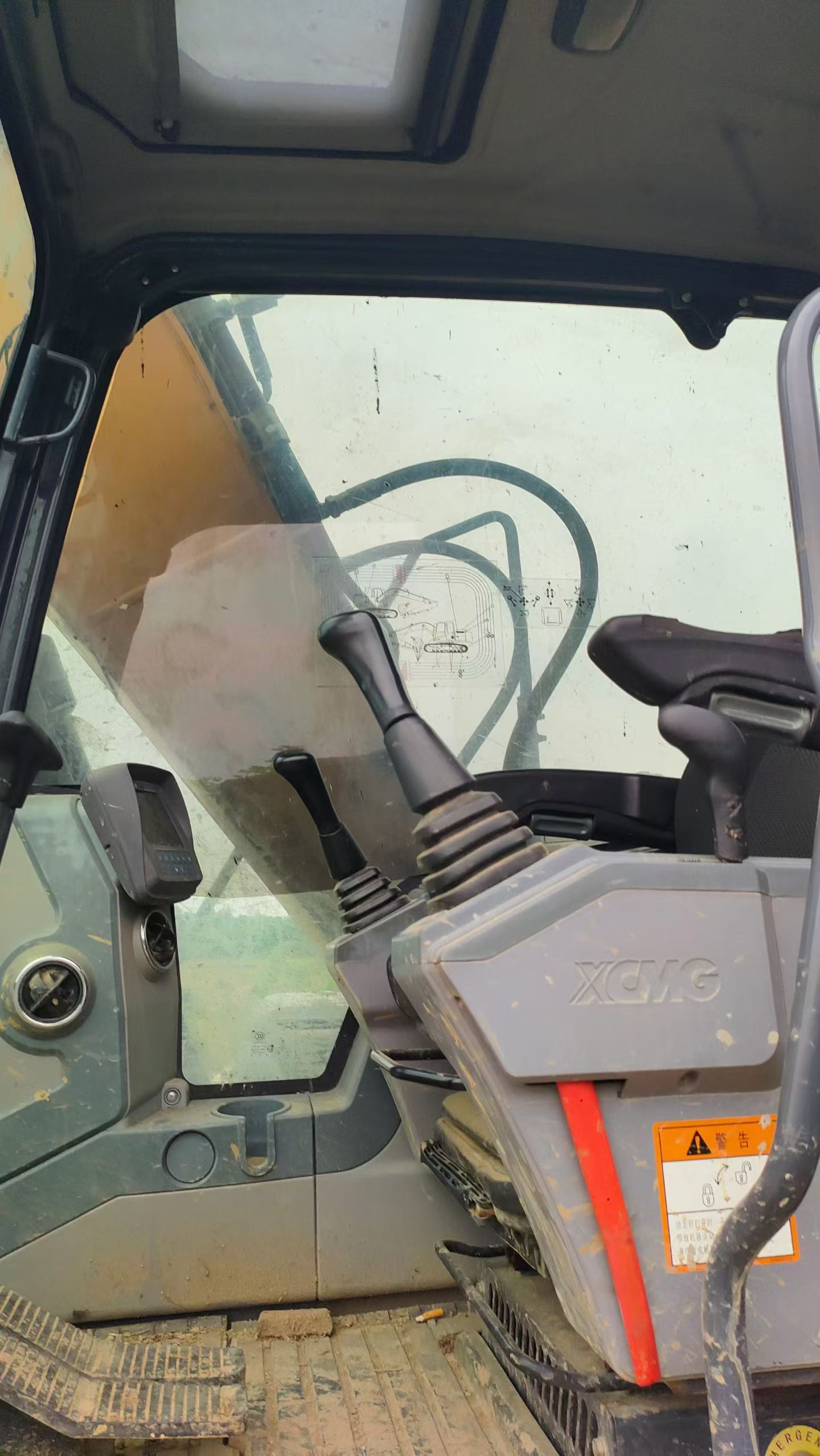 Buy XCMG XE135B Used Excavator / 6 Buy XCMG XE135B Used Excavator / 6