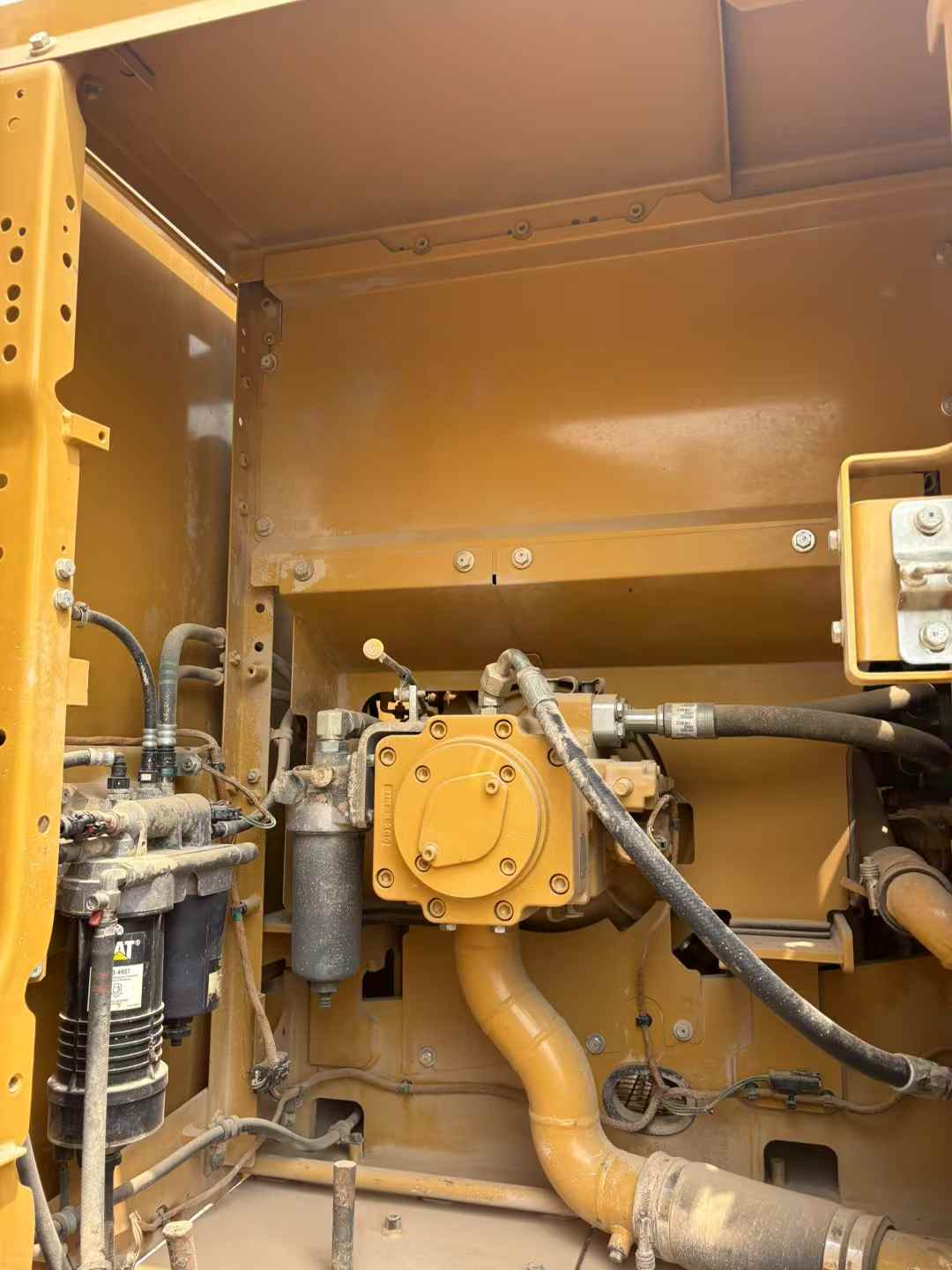 Buy Caterpillar 323 Used Excavator / 8 Buy Caterpillar 323 Used Excavator / 8