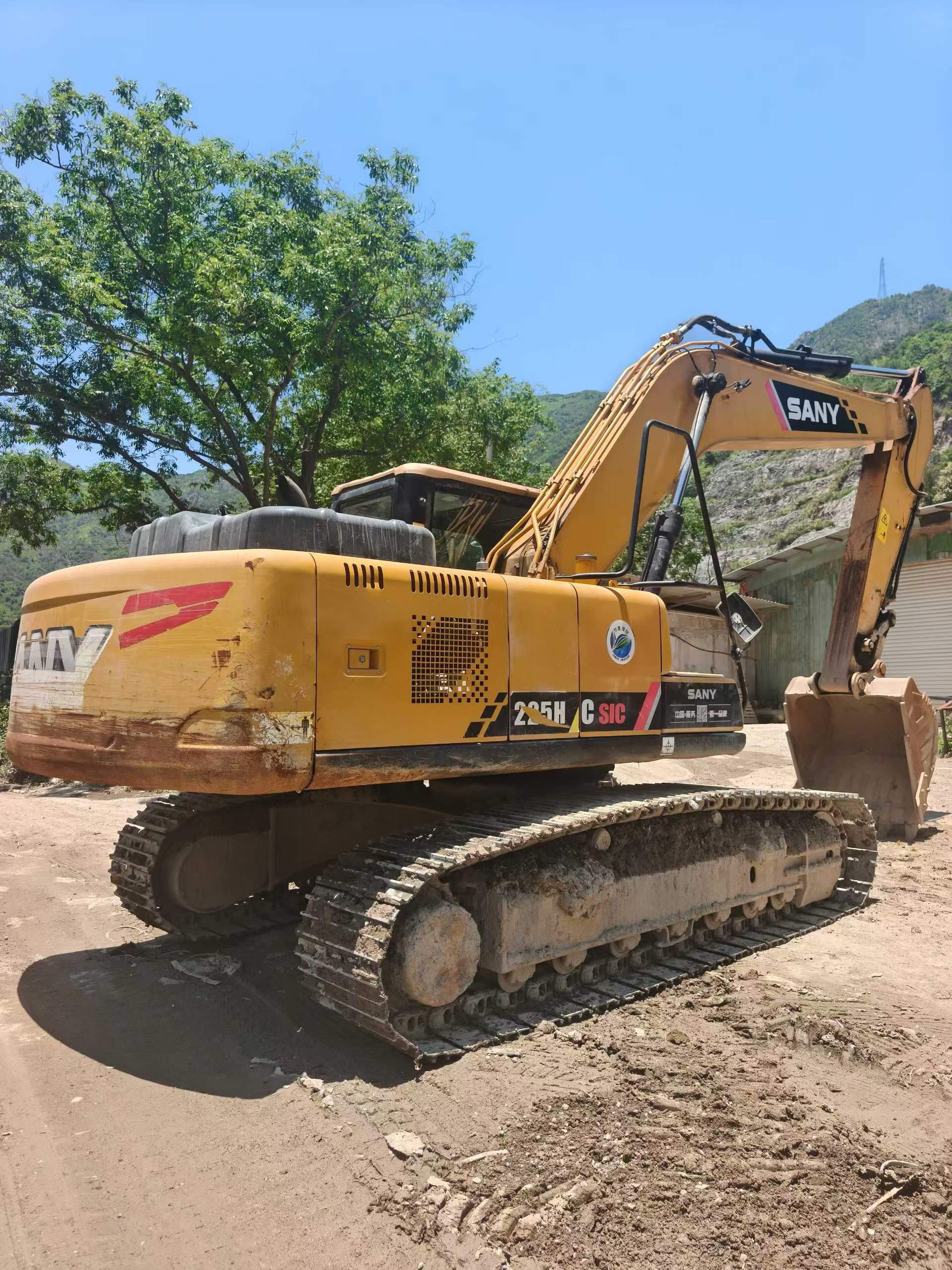 Buy Sany SY200C Used Excavator / 2 Buy Sany SY200C Used Excavator / 2