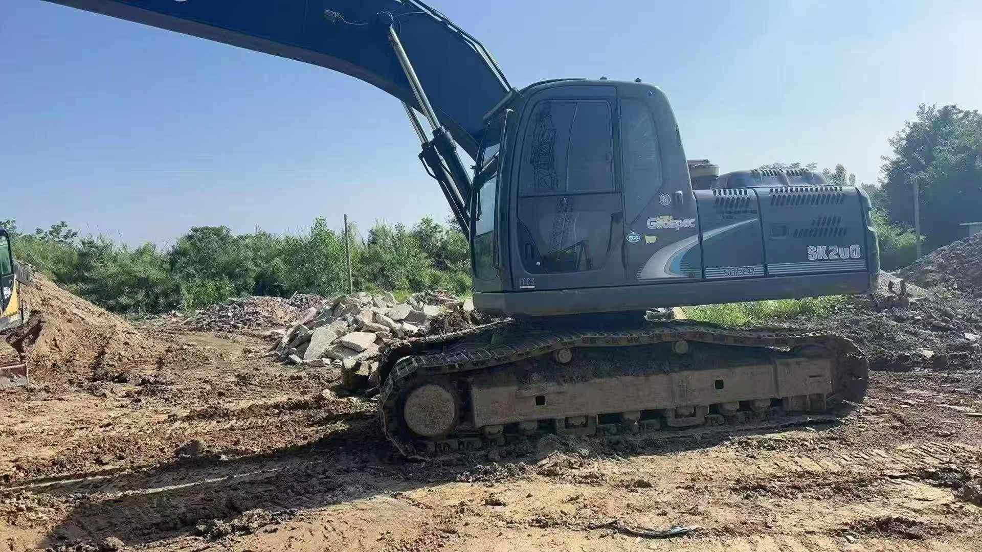 Buy Kobelco SK200 Used Excavator / 5 Buy Kobelco SK200 Used Excavator / 5