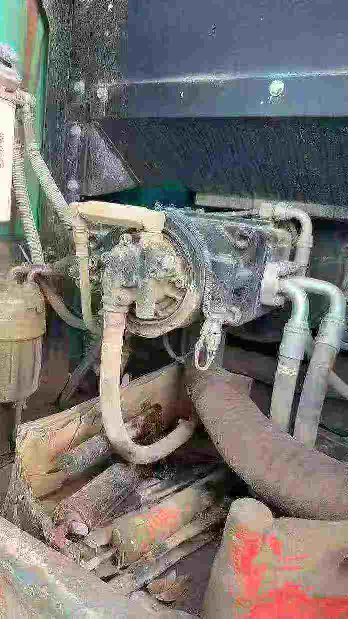 Buy Kobelco SK200-10 Used Excavator / 6 Buy Kobelco SK200-10 Used Excavator / 6
