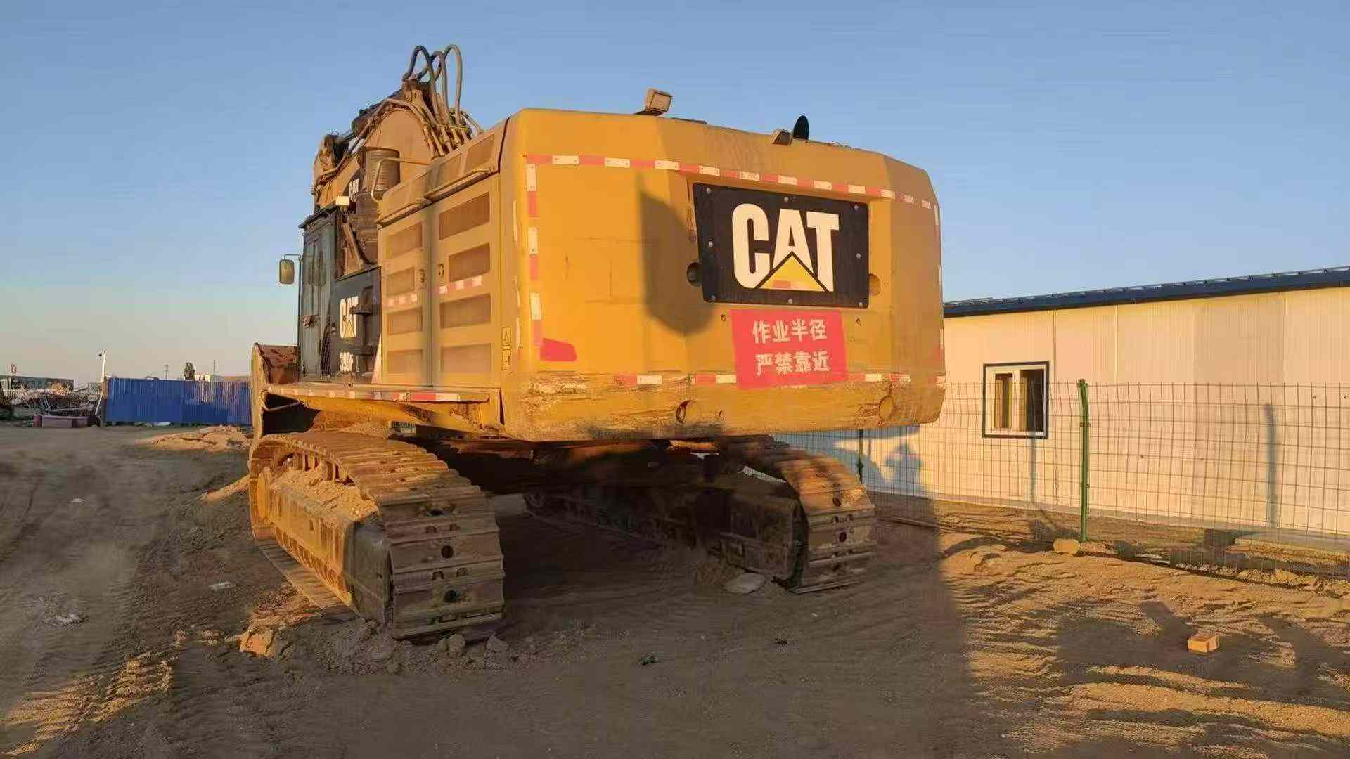Buy Caterpillar 390DL Used Excavator / 6