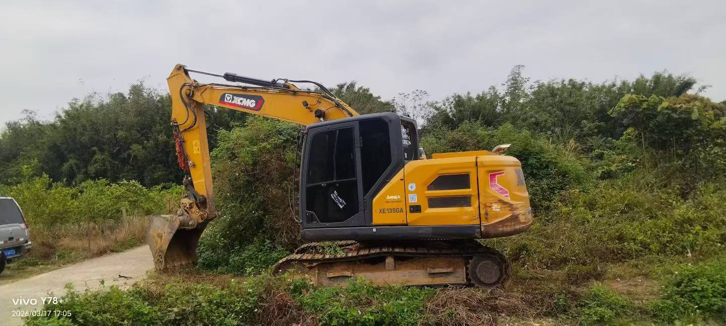 Buy XCMG XE135B Used Excavator / 1