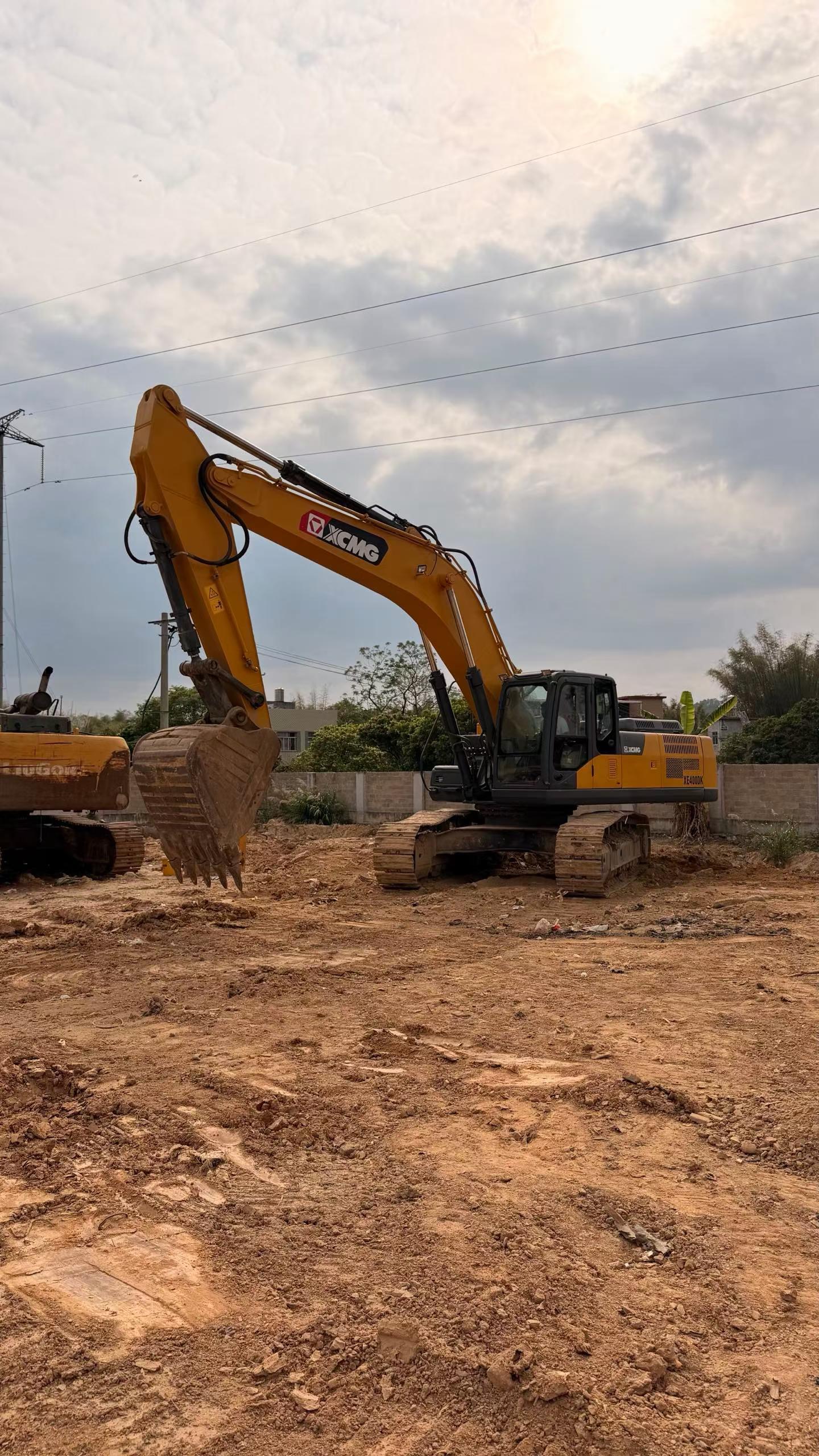Buy XCMG XE370 Used Excavator / 1