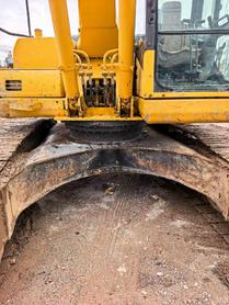 Buy Komatsu PC220-7 Used Excavator / 4 Buy Komatsu PC220-7 Used Excavator / 4
