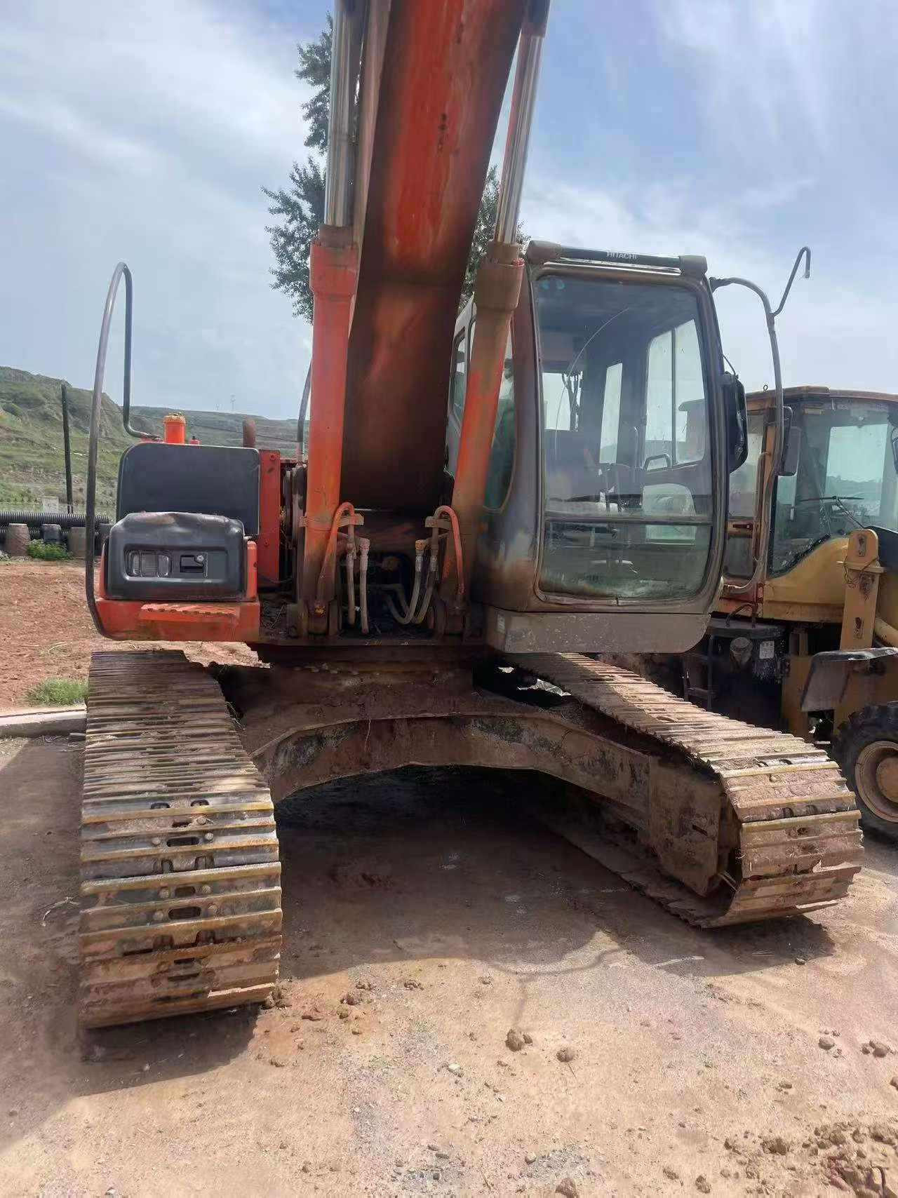 Buy Hitachi ZX230 Used Excavator / 2 Buy Hitachi ZX230 Used Excavator / 2