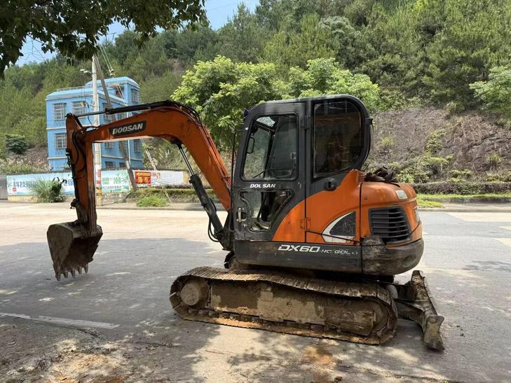 Buy Doosan DX60 Used Excavator / 1