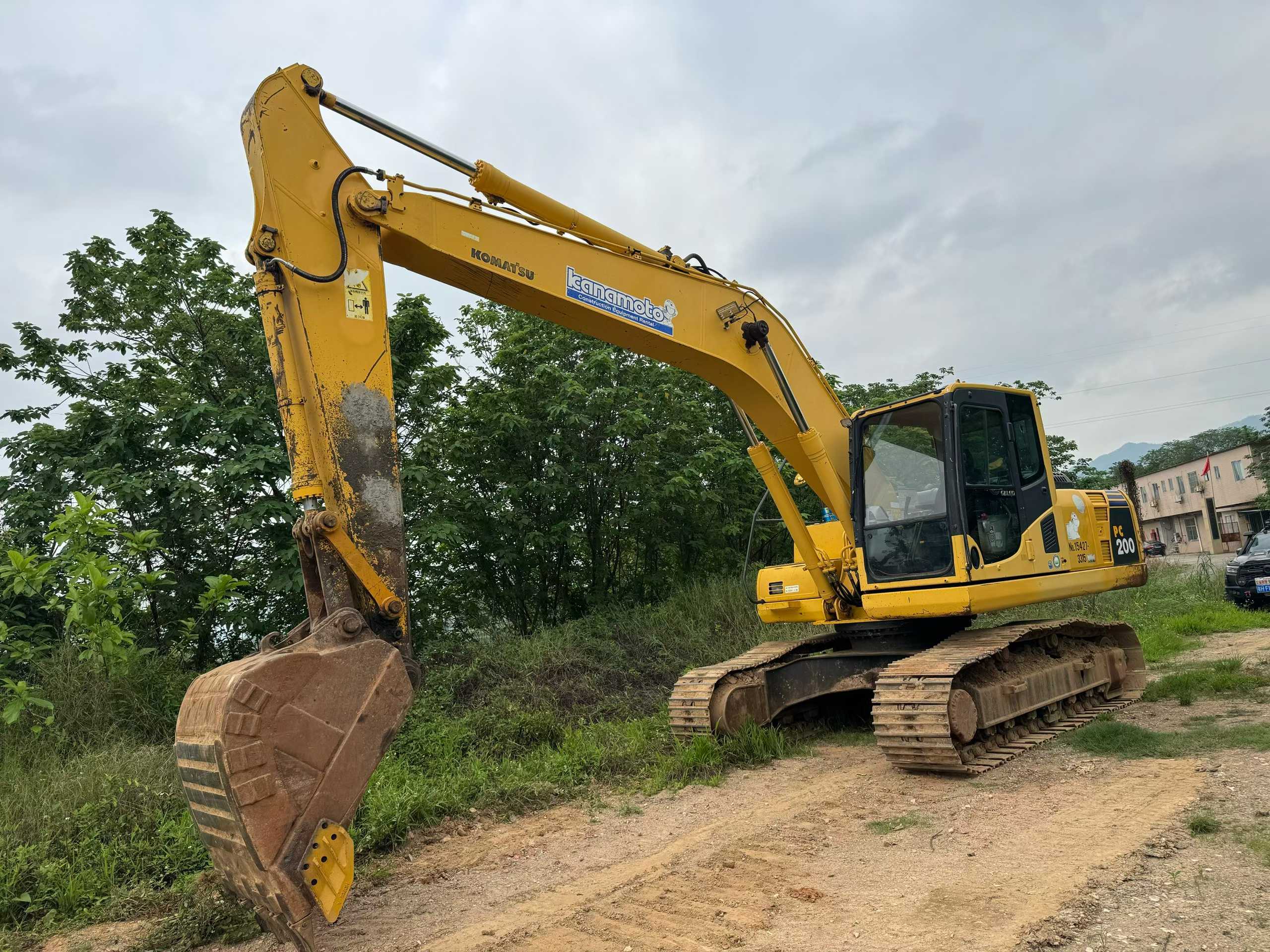 Buy Komatsu PC200-8N1 Used Excavator / 3 Buy Komatsu PC200-8N1 Used Excavator / 3