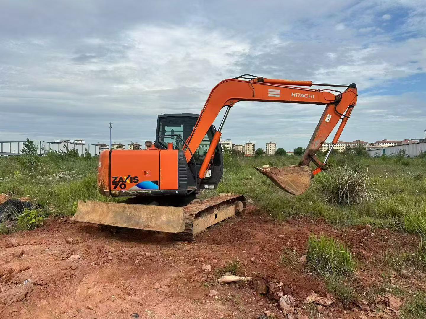 Buy Hitachi ZX70-3 Used Excavator / 2 Buy Hitachi ZX70-3 Used Excavator / 2